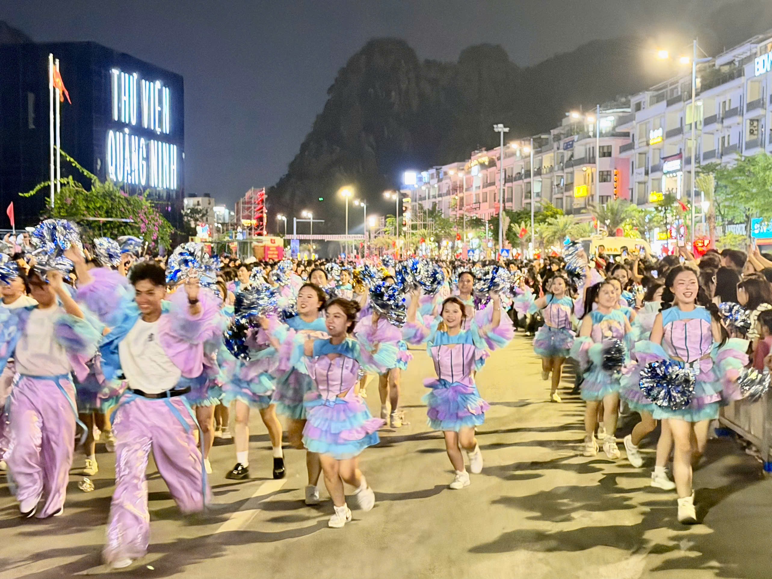 duong-pho-1777625350 duong-pho-1777625350.jpg