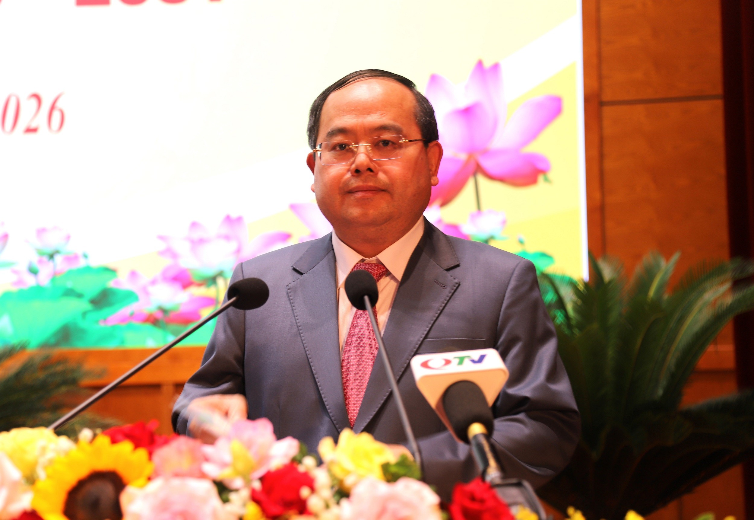 1-bi-thu-tinh-1783518021.jpg