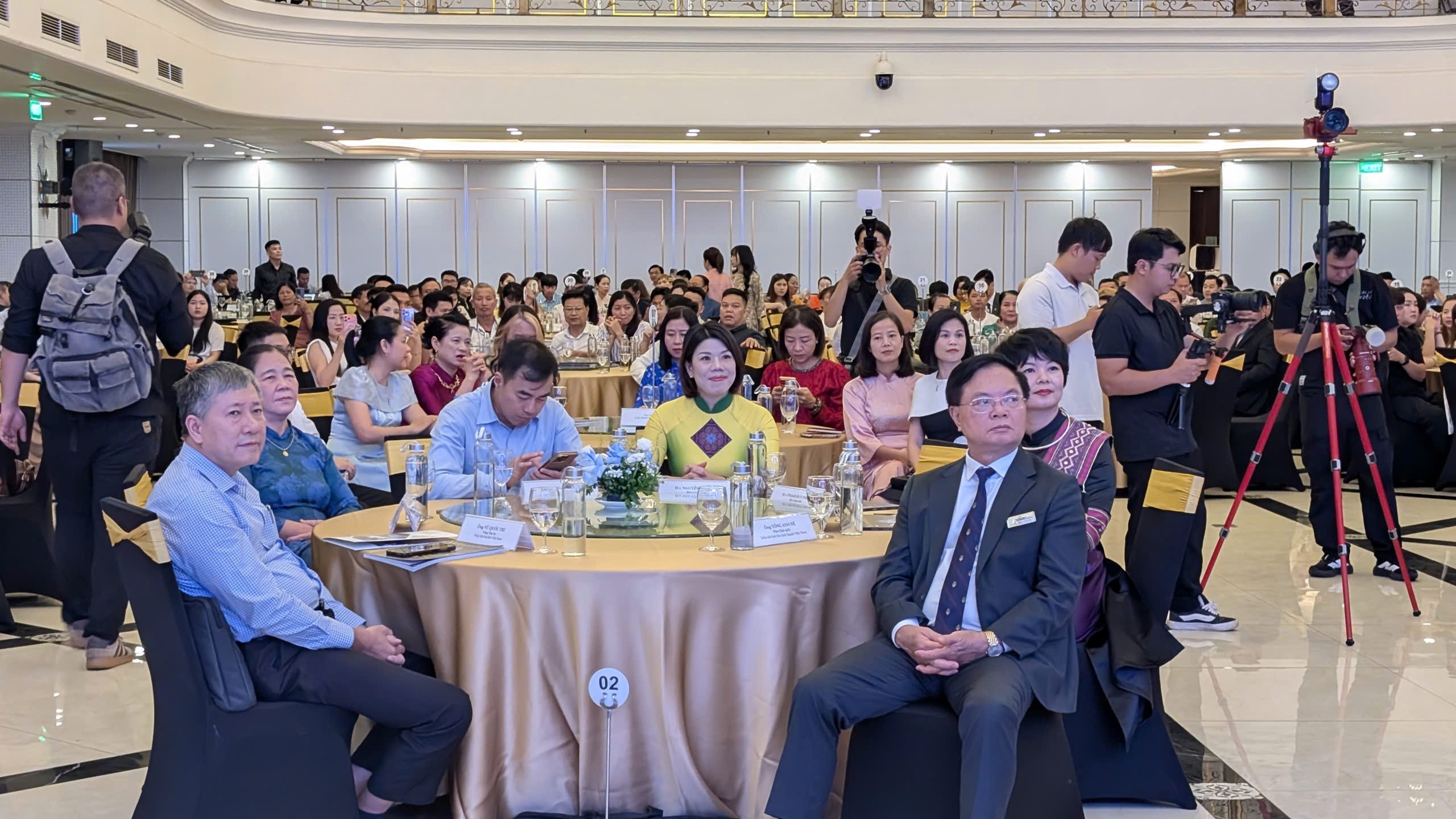 dai-bieu-3-1783592536 dai-bieu-3-1783592536.jpg
