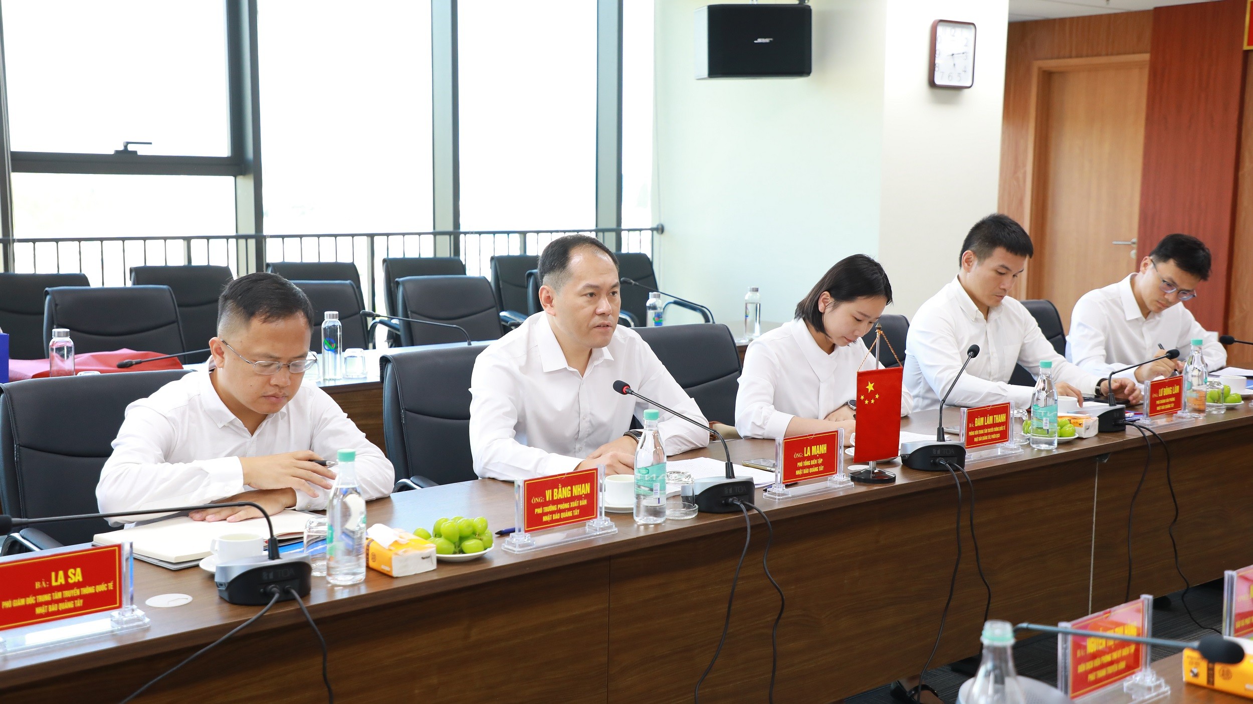 ong-la-manh-1784105361 ong-la-manh-1784105361.jpg