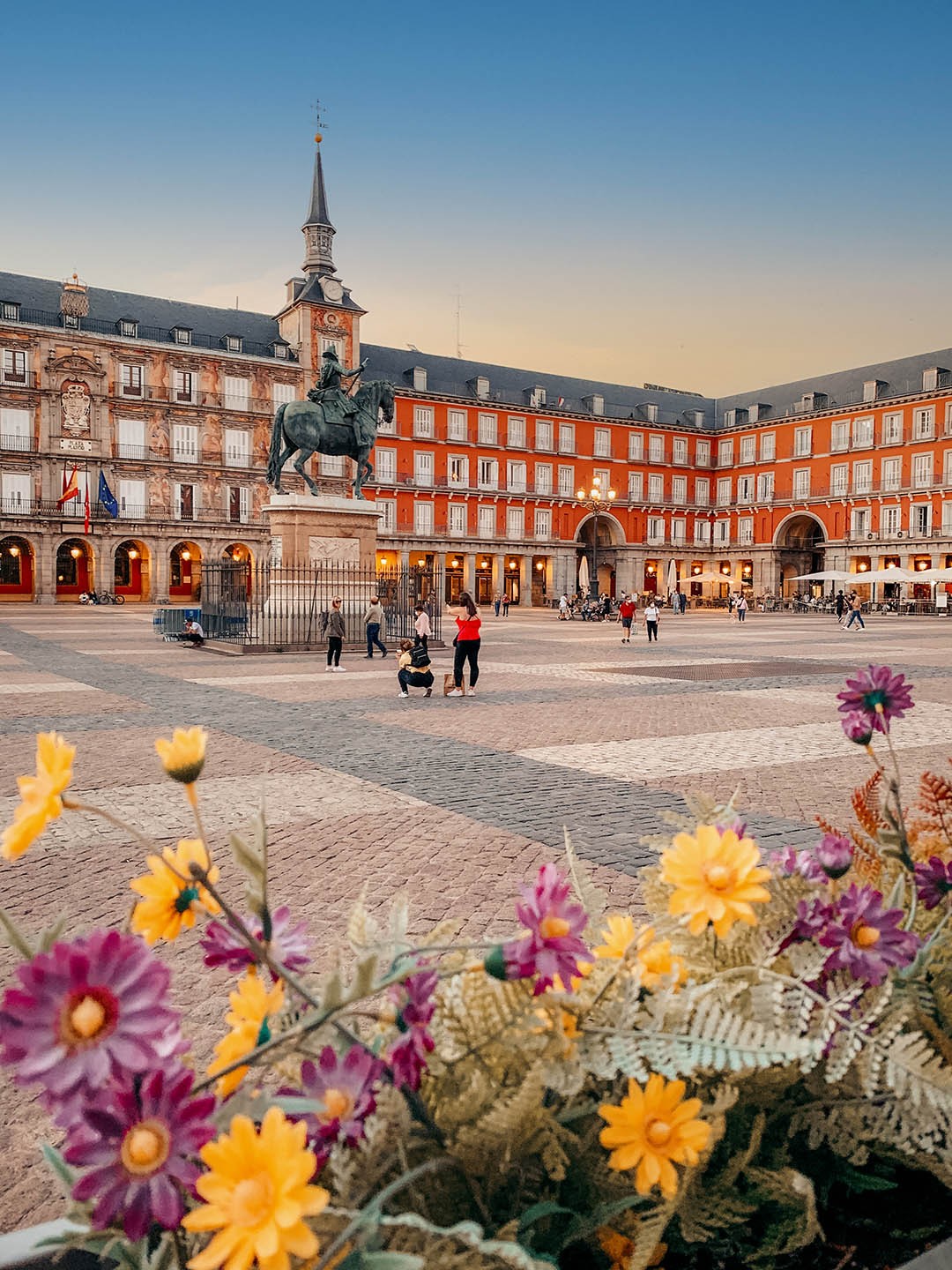plaza-mayor-madrid-walking-tour-budget-travelwebp-1784523306 plaza-mayor-madrid-walking-tour-budget-travelwebp-1784523306.jpg