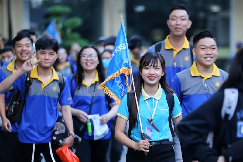 vai-tro-cua-huong-dan-vien-du-lich-1-1783322856 vai-tro-cua-huong-dan-vien-du-lich-1-1783322856.jpg
