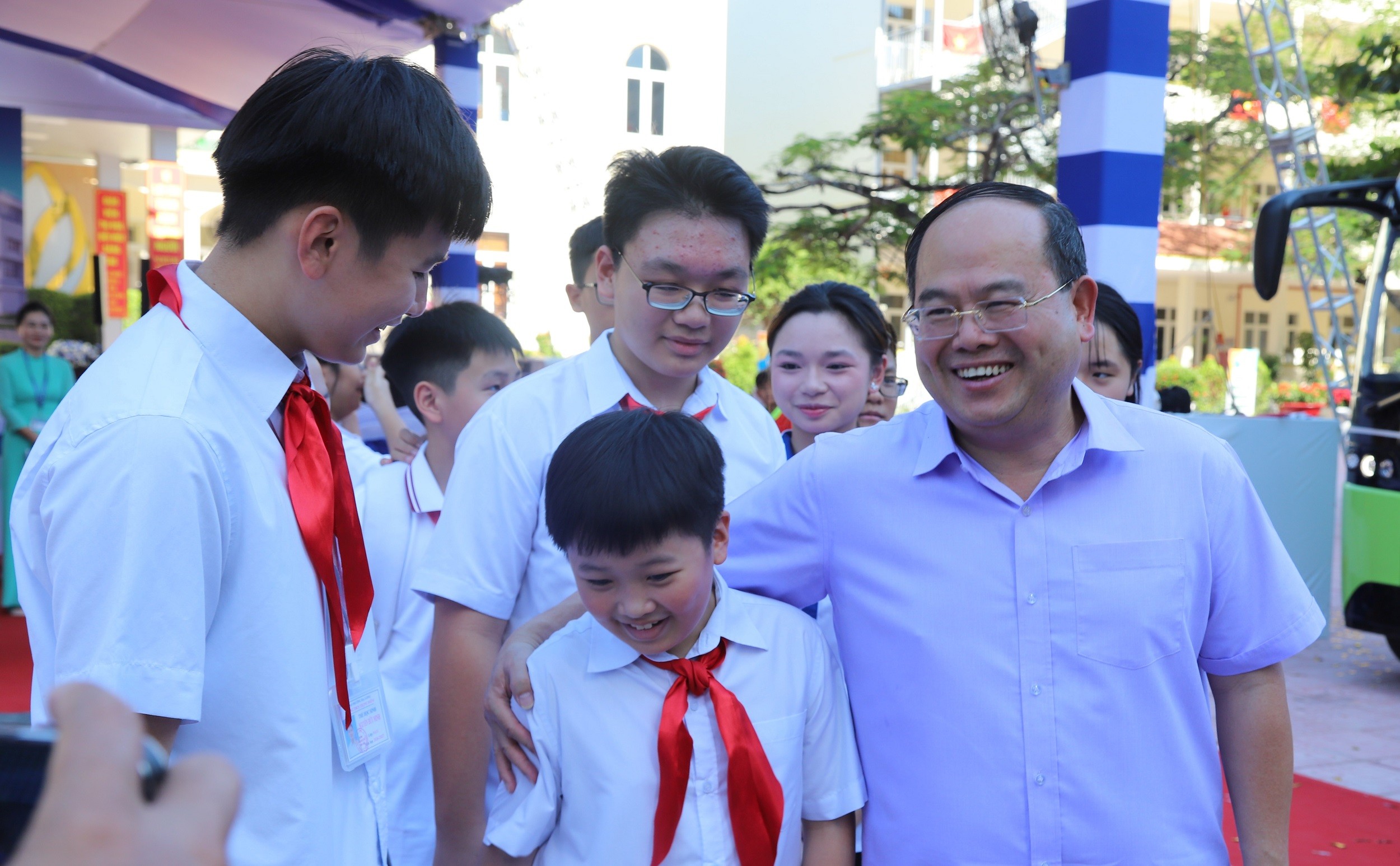 bi-thu-tuoi-cuoi-1788451901 bi-thu-tuoi-cuoi-1788451901.jpg