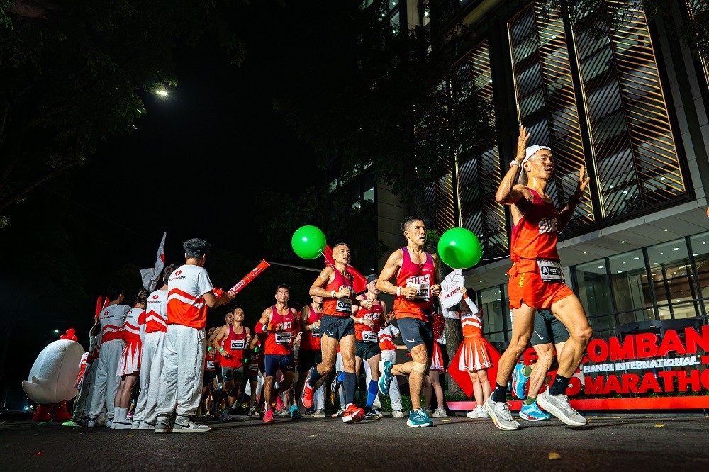 hinh-anh-doan-tau-sub3-doi-hinh-chinh-phuc-cu-ly-marathon-duoi-3-tieng-1789403493 hinh-anh-doan-tau-sub3-doi-hinh-chinh-phuc-cu-ly-marathon-duoi-3-tieng-1789403493.jpg